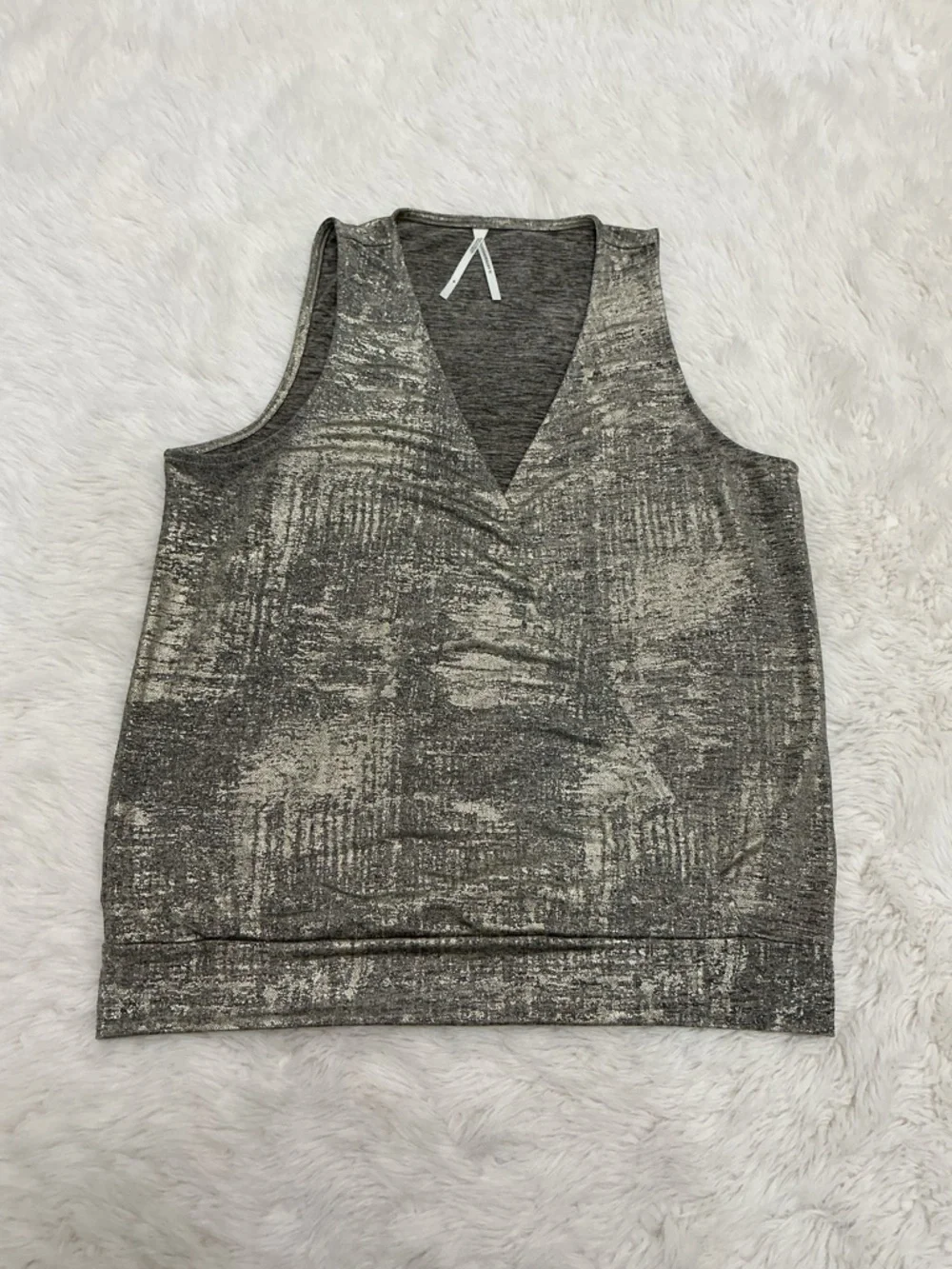 💜 Anthropologie - Metallic Silver Sleeveless V-Neck (wrap style) Women's Top - Picture 4 of 6